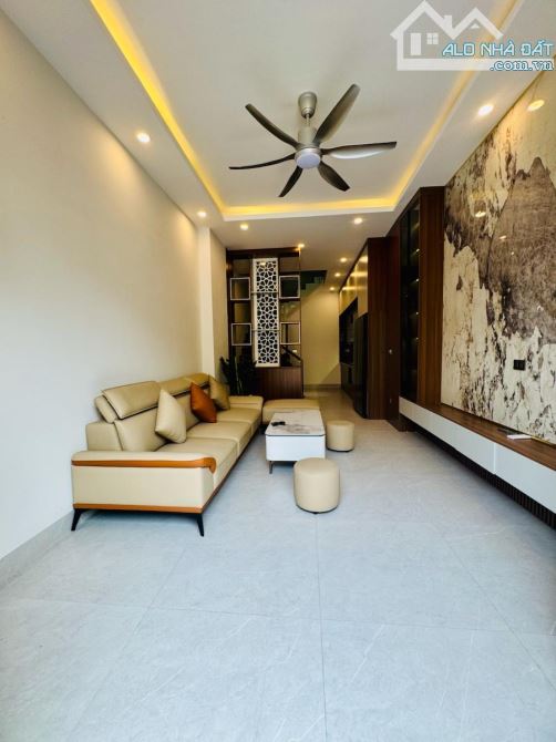 Phân lô quân đội phố Kim Ngưu - 35m x 4T - ô tô qua cửa - ngõ thông - dân trí cao - 1