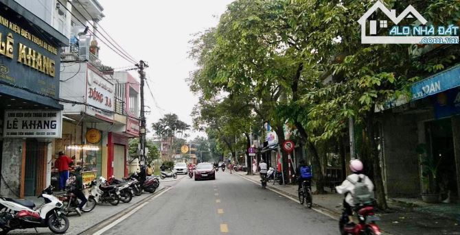 BÁN NHÀ 2 TẦNG MẶT TIỀN ĐINH TIÊN HOÀNG ĐỐI DIỆN TRƯỜNG THPT NGUYỄN HUỆ-TP HUẾ GIÁ 1.X TỶ - 1