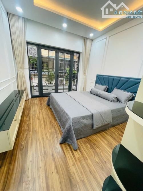 BÁN NHÀ MẶT NGÕ NGỌC LÂM ÔTÔ TRÁNH  KINH DOANH ĐỈNH . VỊ TRÍ ĐẮC ĐỊA . NHÀ MỚI ĐẸP.TẶNG - 1