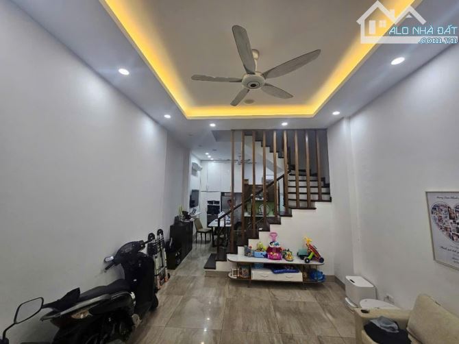Nhà 71 Phố Láng Hạ 60m2, 5 tầng, ngõ rộng 7m, 2 ô tô tránh, 2 thoáng, cách phố 70m 21.7tỷ - 1