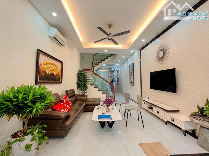 Nhỉnh 13 tỷ có nhà phân lô ô tô tránh 80m phố Bùi Xương Trạch - 1