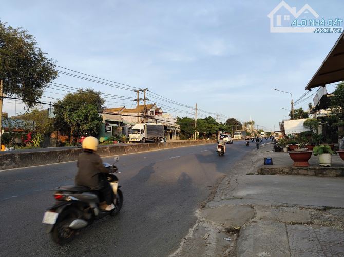 Giá còn 22 tỷ. Bán đất 2 mặt tiền QL1A Bình Minh-Trảng Bom. Gần 1300m có 300m tc. - 1