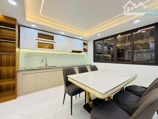 💥 Nhà đẹp hiếm có! Bán nhà Nguyễn Thị Minh Khai 51m² – 4PN – 3 tầng – 6.8 tỷ! - 1