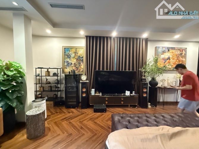 NHÀ ĐẸP KHU QUÂN ĐỘI LÝ NAM ĐẾ 50m, 7 tầng, mt 13.5m, giá thoả thuận. - 1