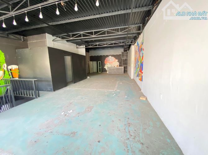 Bán nhà mặt tiền đường Bạch Đằng - Giá 27 Tỷ - Tp Nha Trang Diện tích: 146m2 ngang 7.1m Vị - 1