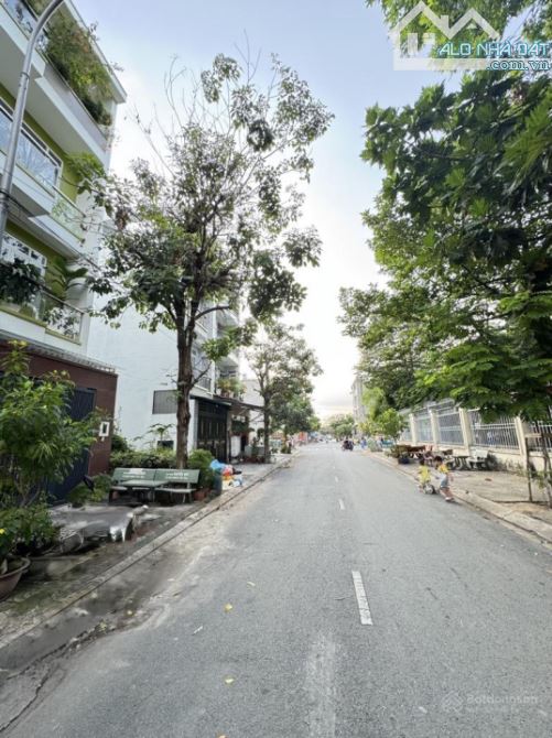 Nhà 4 tầng, MT đường 10m, ngay Lê Văn Thịnh, khu phân lô, 100m2, ngang 5m, 10.5 tỷ - 1
