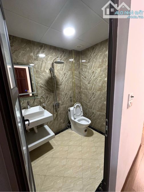 BÁN NHÀ 5 TẦNG NGÕ 58 NGUYỄN KHÁNH TOÀN 30M2 MT3,1M NHÀ MỚI NGÕ RỘNG GẦN PHỐ GIÁ 6,2 TỶ - 1