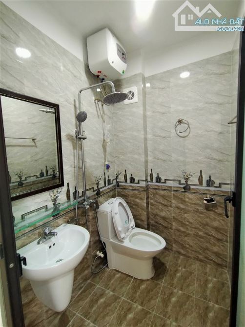 Cần bán gấp nhà Bồ Đề 45 m 5 tầng MT 5 m ngõ ô tô kinh doanh 10 tỷ - 5
