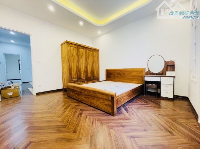 BÁN NHÀ HOÀNG MAI - NGÕ THÔNG - Ô TÔ - DIỆN TÍCH 60M x 5 TẦNG. GIÁ BÁN 14.95 TỶ - 2