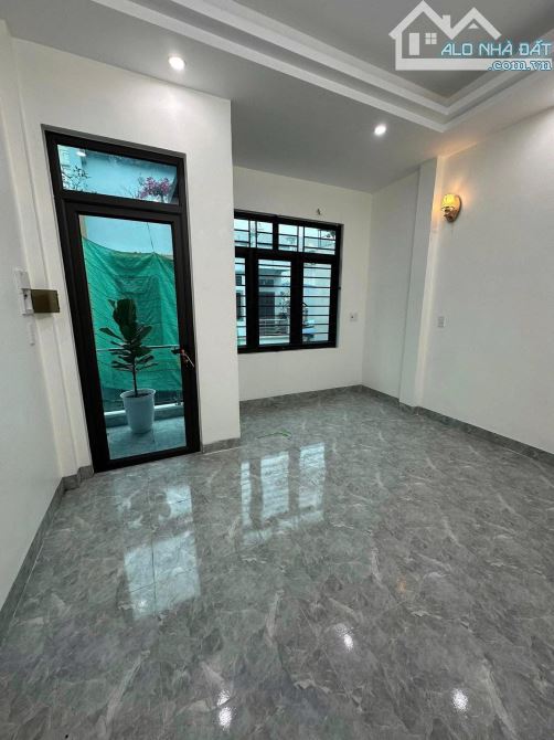 Bán nhà 3 tầng xây mới Tô hiến thành - 2