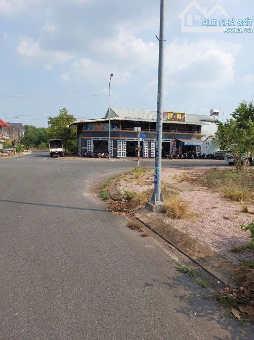 Chủ ngộp cần bán 250m2 trong TĐC Thái Lạc giá 3tỷ350, đường Bưng Môn, cách sân bay 3km - 2