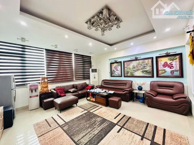 SIÊU PHẨM NHÀ TRẦN QUỐC HOÀN - NHÀ PHÂN LÔ Ô TÔ CHẠY VÒNG QUANH GIÁ BÁN 13.5 TỶ - 2