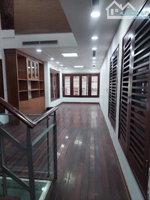 Mặt phố Trần Quang Diệu - Đống Đa - 7 tầng - Thang máy - Oto tránh - Kinh doanh - 33 tỷ. - 2