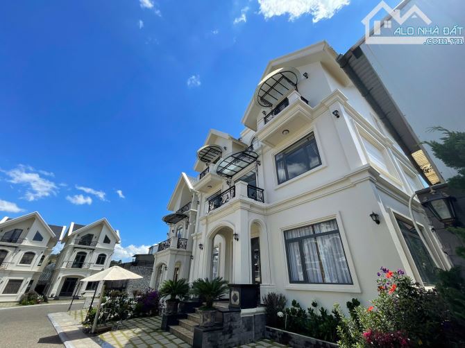 Biệt thự hơn 200m2 P7 Đà Lạt sang trọng hiện đại hạ giá 17 tỷ chỉ còn 12 tỷ - 2