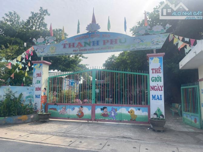 Nhà 1 trệt 1 lầu, ngay chợ Thanh Phú. Chỉ hơn 2 tỷ - 2