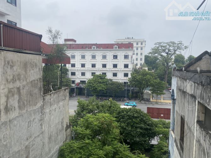 Mặt phố Hồng Hà cách Bờ Hồ 1Km, 222m2, mt7,4m giá đầu tư