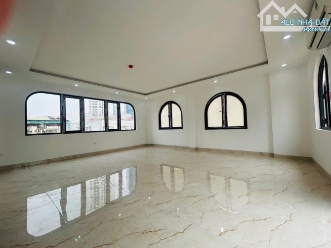 Toà Văn Phòng Xây Mới 7T Nguyễn Chí Thanh Huỳnh Thúc Kháng Đống Đa DT 50M MT 8M Giá 23.5Tỷ - 2