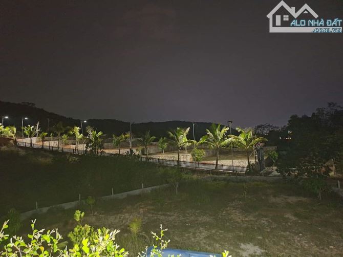 BÁN NỀN ĐẤT VƯỢNG LƯNG TỰA NÚI MẶT HƯỚNG TRUNG TÂM DƯƠNG ĐÔNG - 2