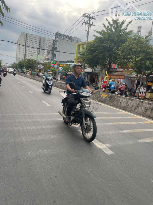 BÁN ĐẤT LỚN (28 x 89) giá 70 tỷ  2 MẶT TIỀN PHAN VĂN HỚN - 2