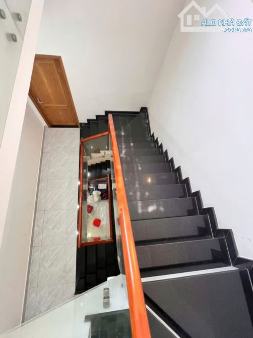 NGAY NGÃ 4 BÌNH PHƯỚC - MẶT TIỀN KINH DOANH - NHÀ ĐẸP 3 TẦNG - 133M2 - CHỈ 10.X TỶ - 2