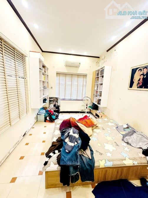 MẶT NGÕ NGUYỄN TRÃI - LÔ GÓC, NHÀ ĐẸP Ở NGAY - 30M RA PHỐ - GIÁ CHỈ 9.5 TỶ - 2