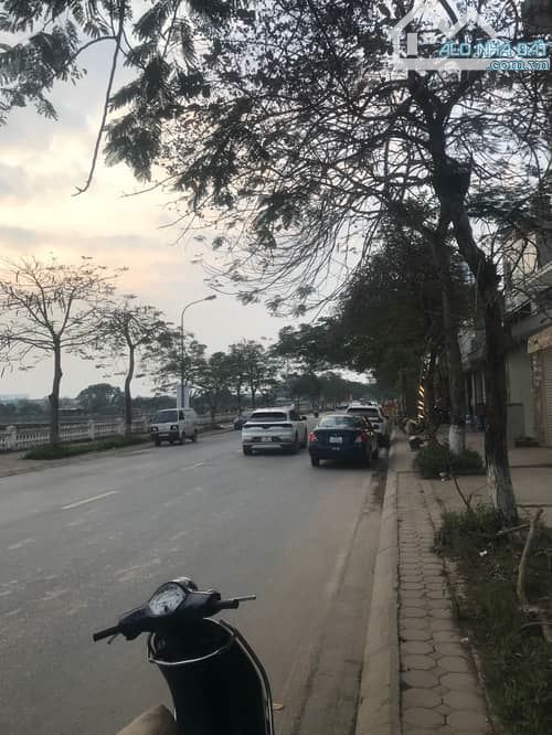 Bán nhà mặt đường Phúc Lợi, diện tích 82m2, mặt tiền 5,2m - chỉ 20,5 tỷ. - 2