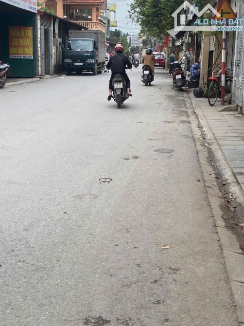 Mảnh đất đẹp phố Thanh Am Long Biên, 44m2, mt4.5m, 5.9 tỷ, sổ vuông, lô góc, ô tô - 1