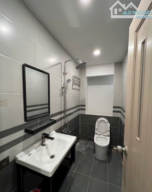 Bán nhà 2 tầng - KDC văn minh, Huỳnh Tấn Phát, gần Phú Mỹ Hưng, giá 4.9 tỷ - 2