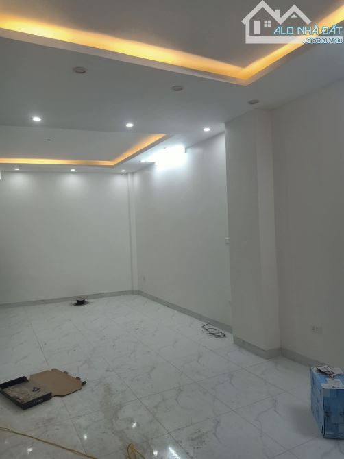Siêu rẻ nhà Quang Tiến Đại Mỗ gần phố, bãi gửi oto ngay nhà, 73m 5 tầng giá 7.98 Tỷ - 2