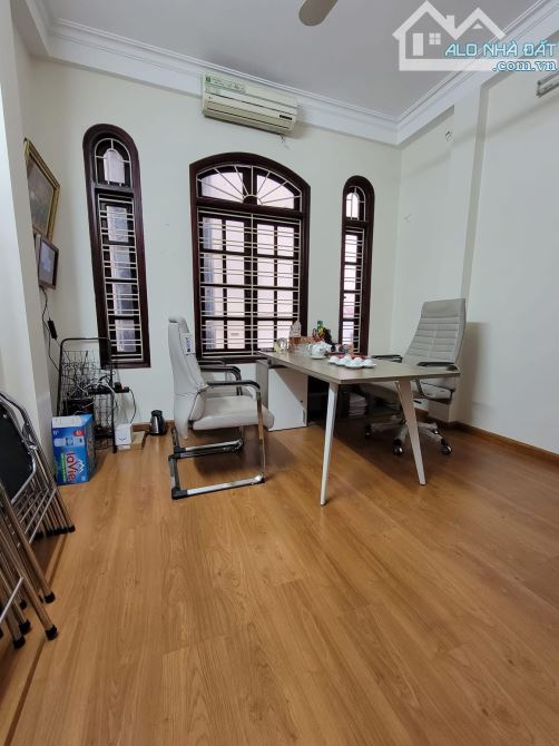 Tôi Cần Bán nhà Đông Tác Tôn Thất Tùng oto đỗ cửa một bước ra phố DT 67m2 8T 8ty9 - 3