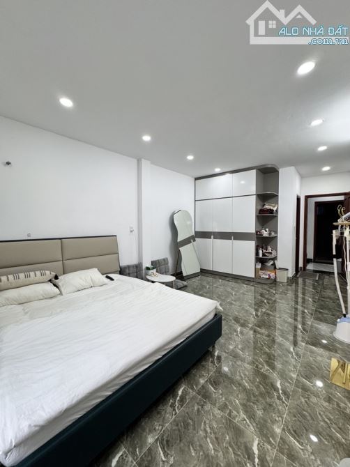 VIP QUẬN 5 TRẦN HƯNG ĐẠO 66M2 - 5TẦNG BTCT - 6PN - 3