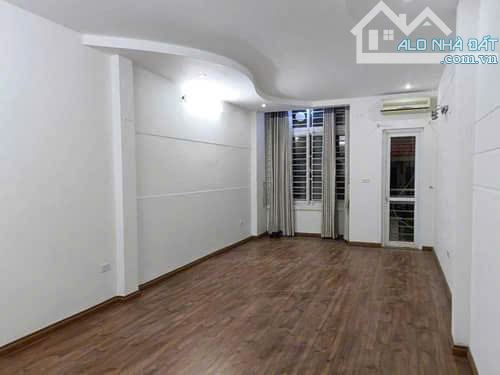 Bán nhà trung tâm Quận Thanh Xuân, ô tô vào nhà, 95m2, ngõ cực đẹp, giá 16 tỷ cần bán gấp - 3