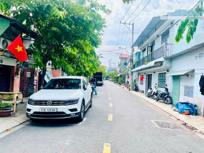 BÁN GẤP XƯỞNG 8X24M - MẶT TIỀN BÀ ĐIỂM - GẦN PHAN VĂN HỚN - CHO THUÊ 15TR - HƠN 5 TỶ  -RẺ - 3