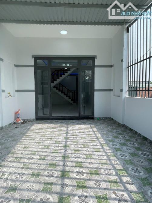 Nhà 1 trệt 1 lầu, ngay chợ Thanh Phú. Chỉ hơn 2 tỷ - 3