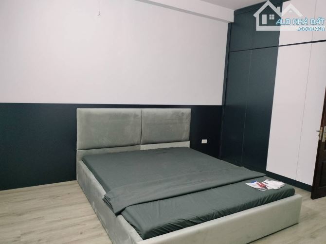 Bán Nhà Ngõ Thông Ô Tô Đỗ Cổng Phố Ái Mộ Bồ Đề 30M 5T MT 7M Chỉ 6.7 Tỷ Full Nội Thất - 3