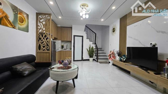 VŨ TRỌNG PHỤNG - THANH XUÂN- MT 4,3M- 10M THẲNG TẮP RA MẶT PHỐ - HAI THOÁNG - NHỈNH 7 TỶ - 3
