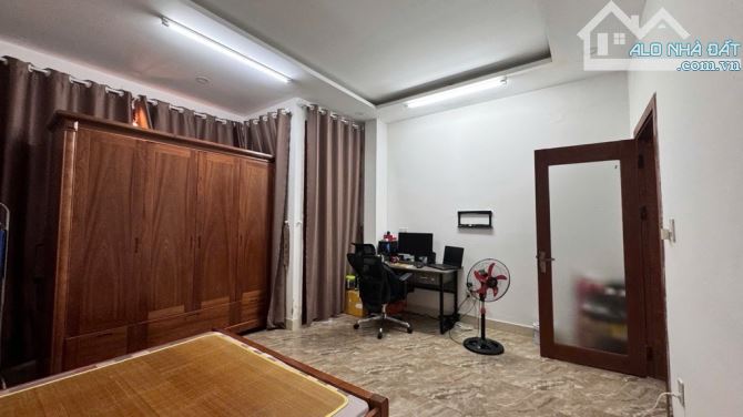 Bán nhà mặt tiền Nguyễn xí vị trí đẹp VIP khu dân cư đông đúc đầy đủ công năng - 3