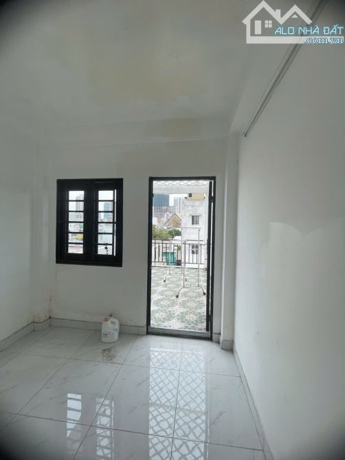 Bán Nhà  4 Lầu Hẻm Bến Chương Dương- 24m - 3m x 8m - 1 Trệt 1 Lững  2 Lầu + Sân Thượng Q1 - 4