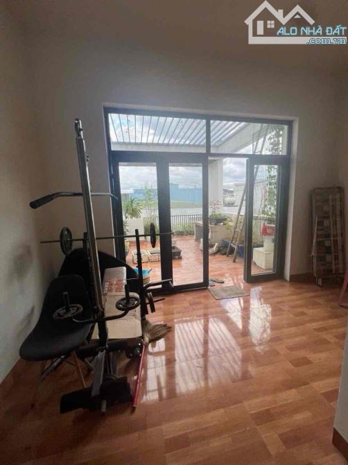 NHÀ MẶT TIỀN LÂM NHĨ 3 TẦNG DT 90M2 NGANG 5 MỚI ĐẸP GẦN BXE GIÁ CHỈ 6.9 tỷ - 4