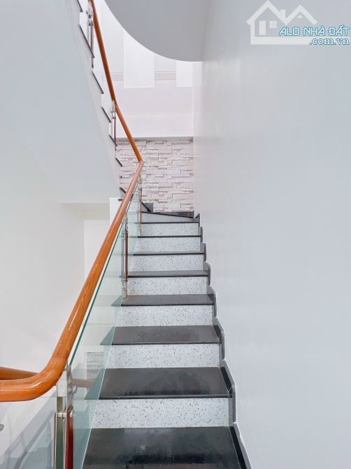 Giá tốt khách ơi Nhà trệt 2 lầu khu Nam Long hướng Đông Nam kế bên đường 47m Lê Trọng Tấn - 4