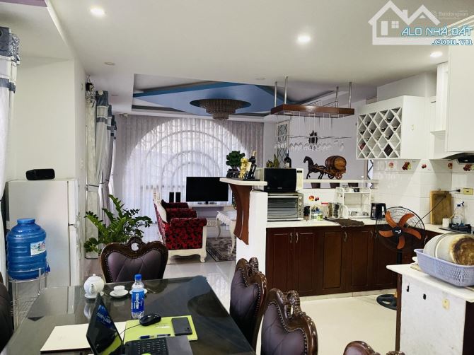 Bán nhà 4 Tầng siêu đẹp - Ngay Lê Văn Thịnh - Cát Lát - Full nội thất - Giá tốt chỉ 9 tỷ 6 - 4