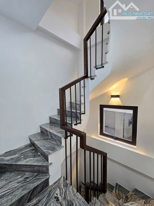 NGUYỄN VĂN CỪ-NGỌC LÂM 40M 6T GIÁ 9.15ty THANG MÁY FULL NỘI THẤT XÂY ĐỘC LẬP 3 NGỦ RẺ - 4