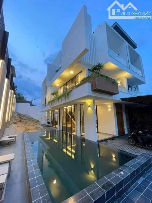 BÁN BIỆT THỰ GẦN BIỂN - PHAN CHU TRINH VŨNG TÀU DT 336M2 GIÁ CHỈ 25 TỶ - SỔ HỒNG RIÊNG - 4