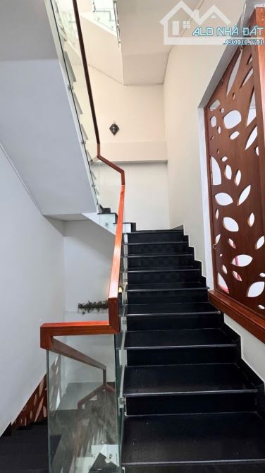 Bán nhà mặt tiền Nguyễn xí vị trí đẹp VIP khu dân cư đông đúc đầy đủ công năng - 4