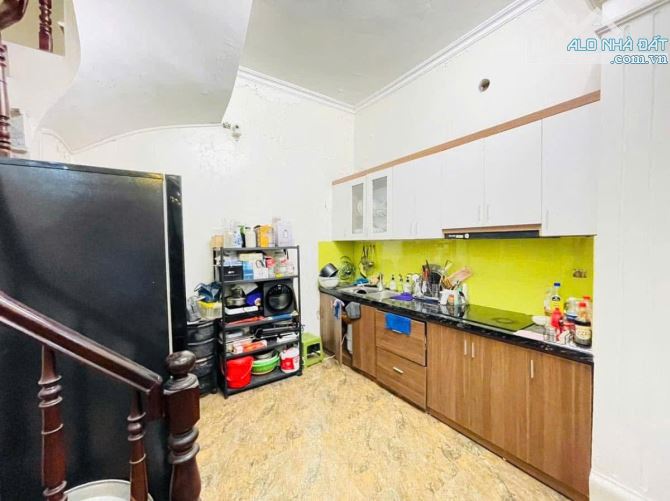 Kim Ngưu - 52 M2 - Nhà dân đẹp - Ở ngay - 30 M ra mặt ngõ ô tô - Chỉ 8 đồng. - 4