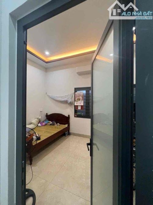 NHÀ MẶT TIỀN LÂM NHĨ 3 TẦNG DT 90M2 NGANG 5 MỚI ĐẸP GẦN BXE GIÁ CHỈ 6.9 tỷ - 5