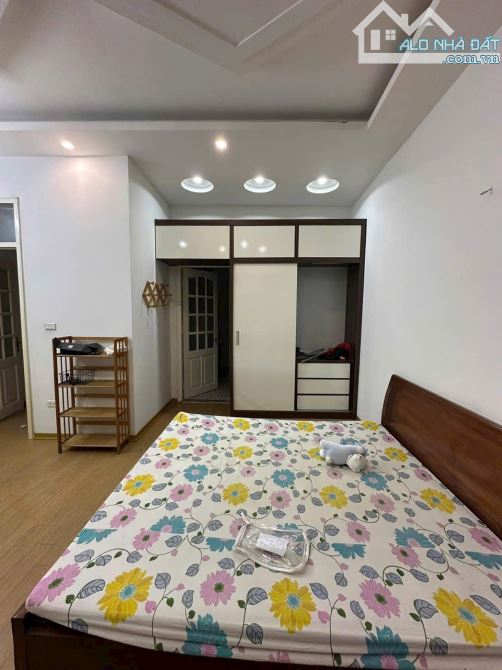 BÁN NHÀ Ngõ Giáp nhất - Thanh Xuân - ô tô vào DT 51m - 5 Tầng - MT 5,3m - Gia 10,99 tỷ - 5
