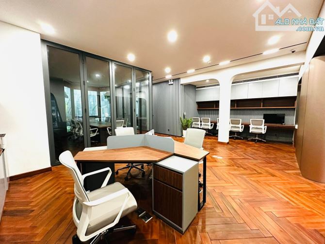 Bán siêu Biệt thự Đội Cấn, Ba Đình. Dt 350 m2 x 3 Tầng. Đẳng cấp thượng lưu, nội thất 5* - 5