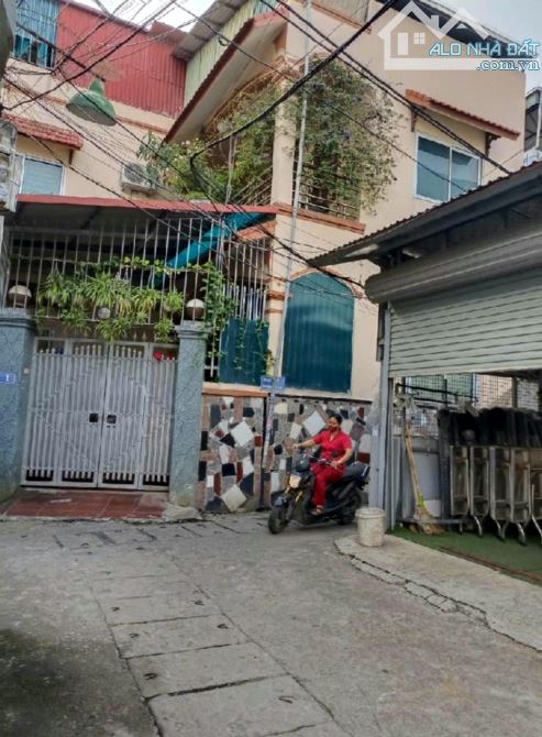 + NHÀ ĐẸP Ỷ LA DƯƠNG NỘI _ 46M2 ×5 TẦNG _DÂN XÂY  + VỊ TRÍ   ngõ nông , thông _ gần chợ dâ - 5