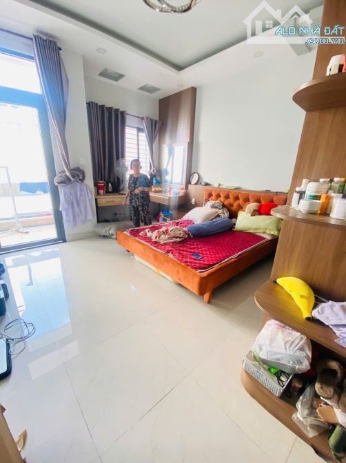 75M2 (4,3Mx17M) 3 Tầng , VP công ty, an sinh đỉnh, nhà Tân Hải, gần Etown nhỉnh 10 Tỷ - 5